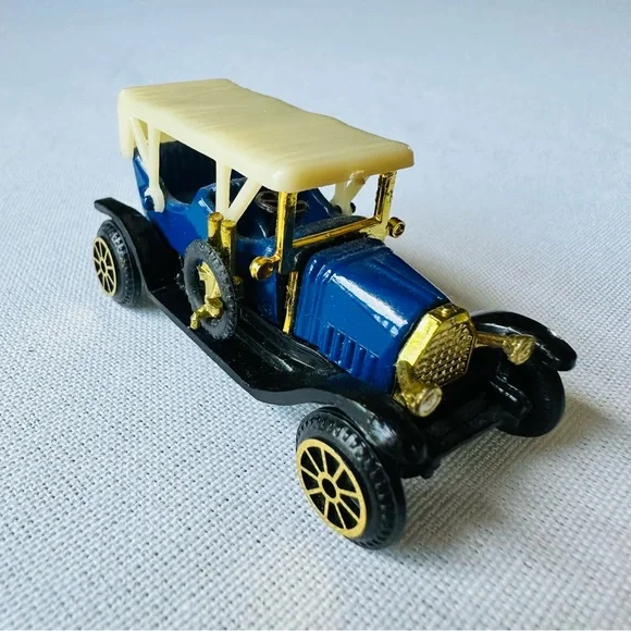 💚 READERS DIGEST VINTAGE COLLECTIBLE MINIATURE 1:64 CLASSIC CAR NO. 301 💥 - Picture 2 of 6